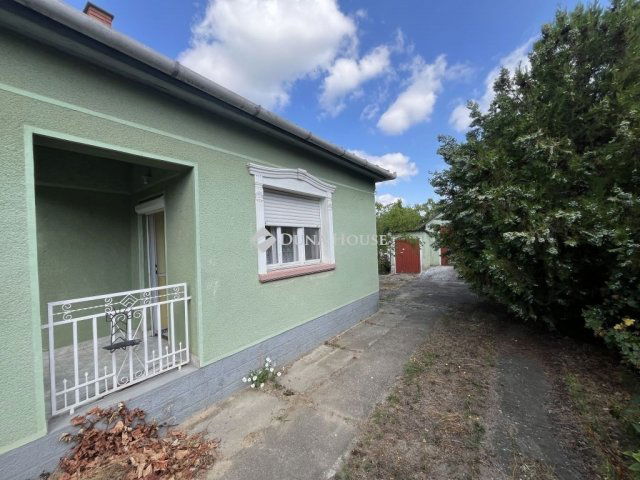 Eladó családi ház, Kecskeméten 49 M Ft, 3 szobás