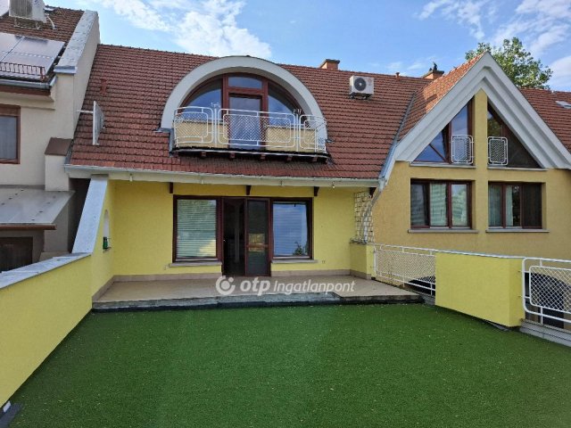 Eladó téglalakás, Békéscsabán 69 M Ft, 2 szobás