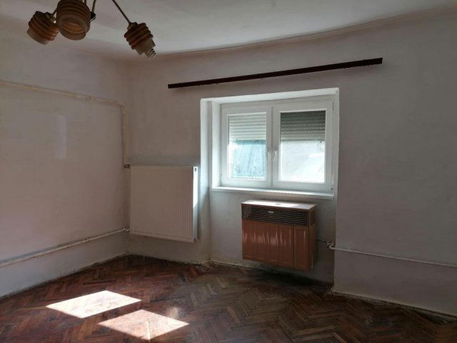 Eladó családi ház, Tiszafüreden 17 M Ft, 2 szobás