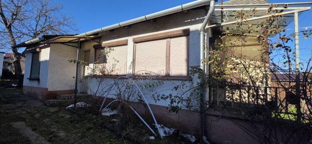 Eladó családi ház, Dunaföldváron 29.5 M Ft, 5 szobás