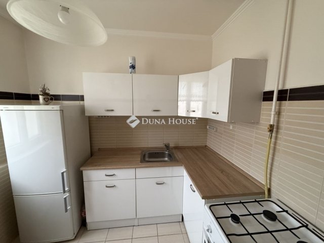 Eladó panellakás, Budapesten, XV. kerületben 75 M Ft, 1 szobás