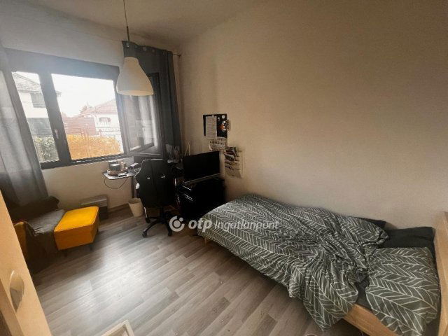 Eladó családi ház, Szegeden 140 M Ft, 3 szobás