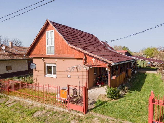 Eladó családi ház, Vámosmikolán 33.9 M Ft, 2 szobás