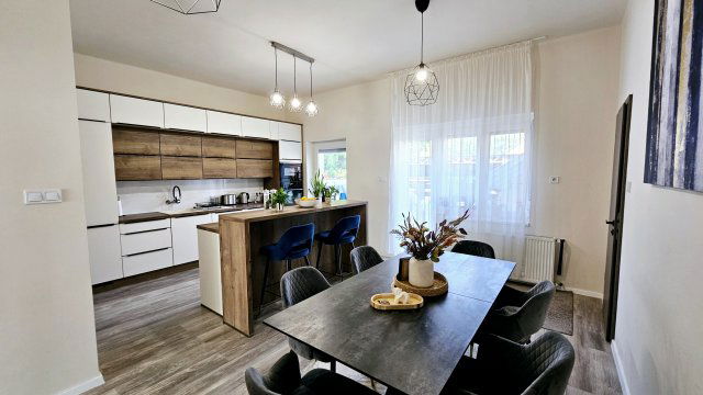 Eladó családi ház, Szigethalmon 135.9 M Ft, 4 szobás