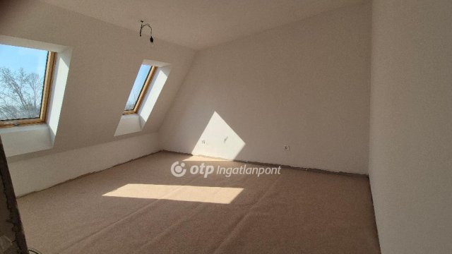 Eladó téglalakás, Szegeden 205 M Ft, 4 szobás