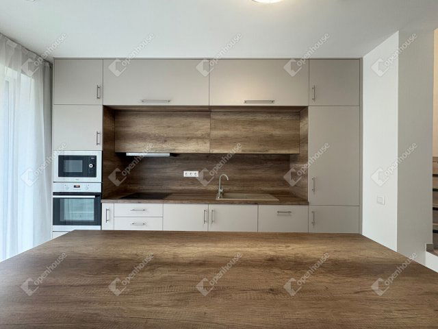 Kiadó sorház, albérlet, Debrecenben 650 E Ft / hó, 5 szobás