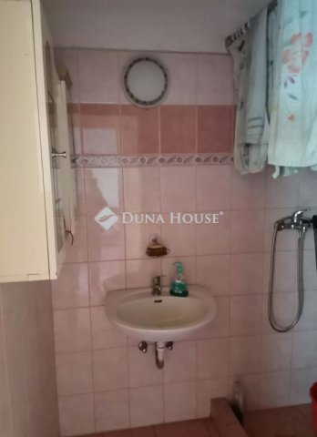 Eladó családi ház, Csörögön, Kossuth Lajos utcában 57 M Ft