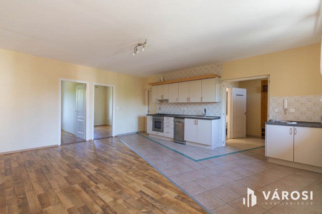 Kiadó téglalakás, albérlet, Szegeden 235 E Ft / hó, 4 szobás