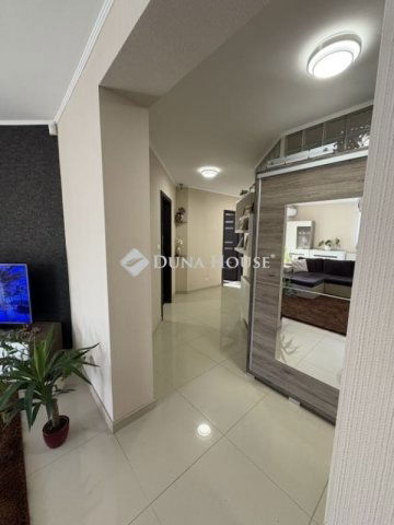 Eladó téglalakás, Székesfehérvárott 104.9 M Ft, 3 szobás