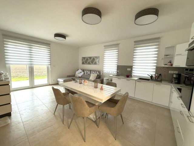 Kiadó családi ház, albérlet, Kecskeméten 595 E Ft / hó