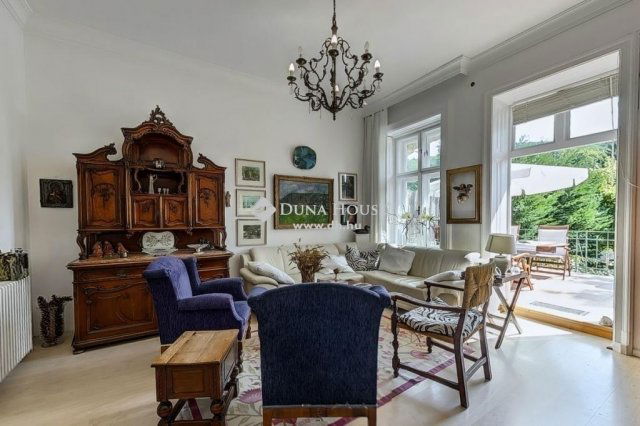 Eladó családi ház, Budakeszin 299 M Ft, 8 szobás