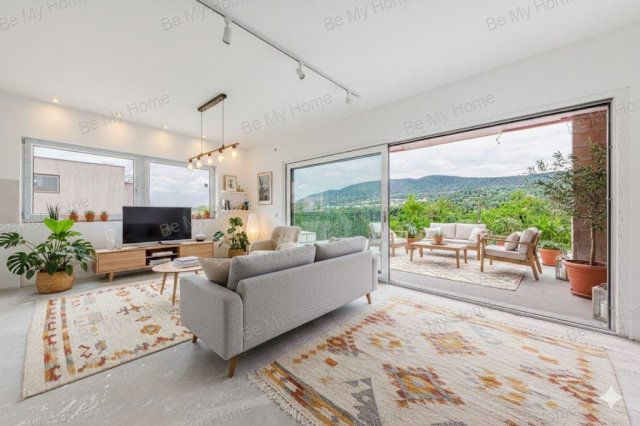 Eladó ikerház, Budapesten, III. kerületben, Bécsi úton 220 M Ft