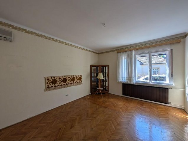 Eladó családi ház, Budapesten, IV. kerületben 139 M Ft, 2 szobás