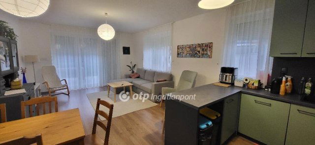 Eladó családi ház, Győrszemerén 95.9 M Ft, 4 szobás