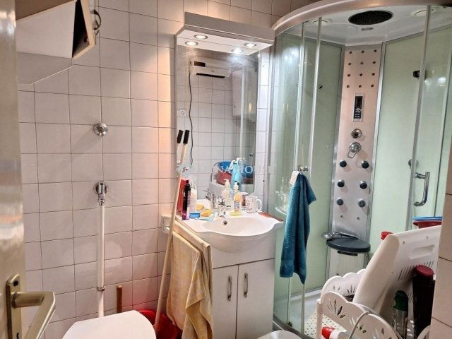 Eladó családi ház, Kecskeméten 79.9 M Ft, 5 szobás