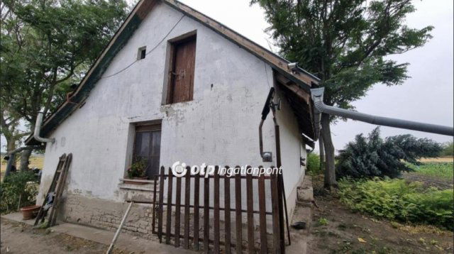 Eladó mezogazdasagi ingatlan, Kőröstetétlenen 8 M Ft, 2 szobás