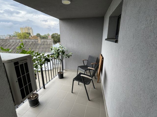 Eladó téglalakás, Székesfehérvárott 84 M Ft, 3 szobás