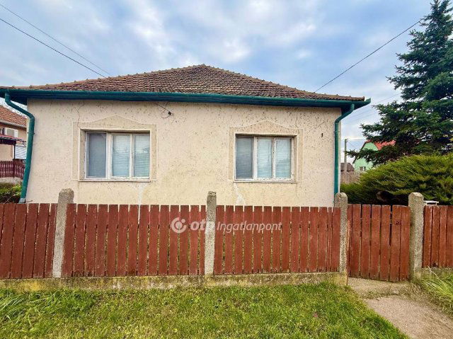 Eladó családi ház, Tiszafüreden 39 M Ft, 2 szobás