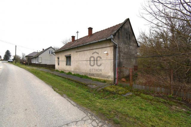 Eladó családi ház, Pusztaszentlászlón 11 M Ft, 1 szobás