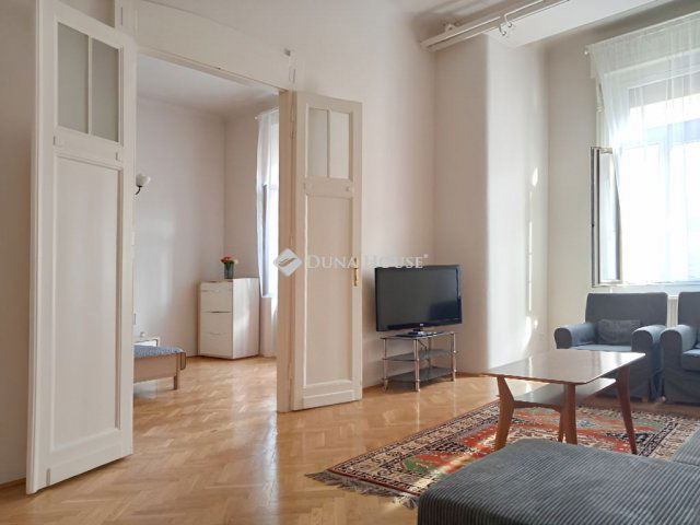 Kiadó téglalakás, albérlet, Budapesten, V. kerületben, 2 szobás