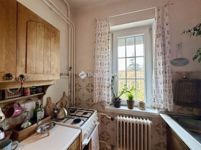 Eladó téglalakás, Budapesten, XIV. kerületben 130 M Ft, 4 szobás