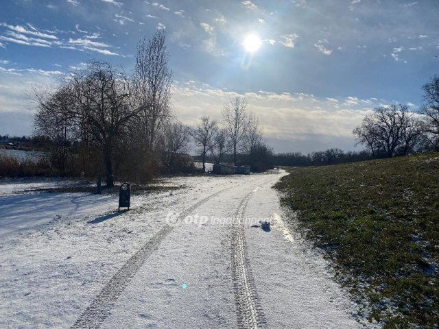 Eladó családi ház, Makádon 78.9 M Ft, 4 szobás