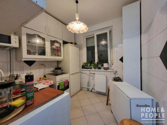 Eladó téglalakás, Szegeden 51.99 M Ft, 1+2 szobás