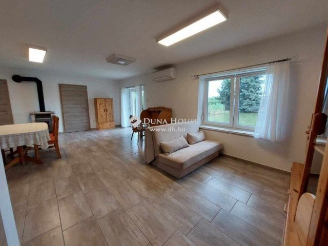 Eladó családi ház, Kerekegyházán 85 M Ft, 3 szobás