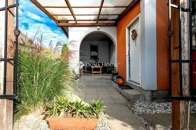 Eladó téglalakás, Siófokon 78 M Ft, 3+1 szobás