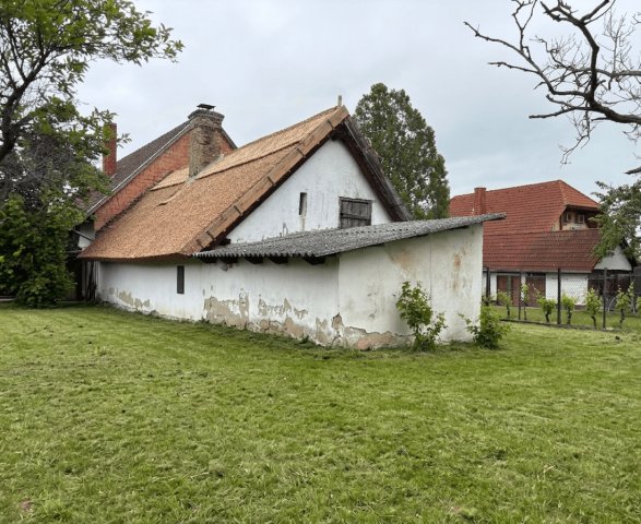 Eladó családi ház, Gyenesdiáson 35.9 M Ft, 1 szobás