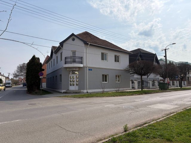 Eladó családi ház, Hajdúszoboszlón 400 M Ft