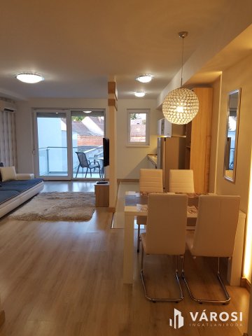 Kiadó téglalakás, albérlet, Debrecenben 390 E Ft / hó, 3 szobás