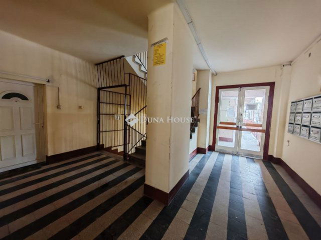 Eladó ipari ingatlan, Szolnokon 3 M Ft / költözzbe.hu