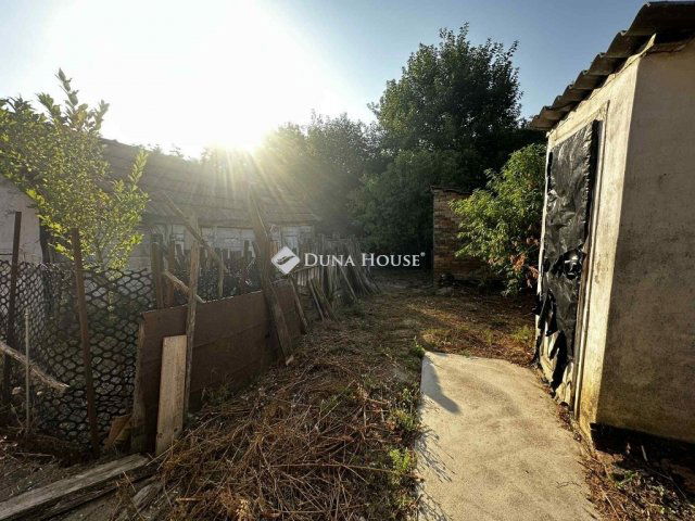 Eladó családi ház, Nagykónyin 10.99 M Ft, 2 szobás