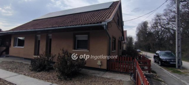 Eladó családi ház, Békéscsabán 89.9 M Ft, 4 szobás