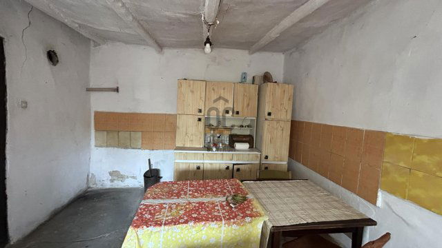 Eladó családi ház, Létavértesen 3.8 M Ft, 2 szobás