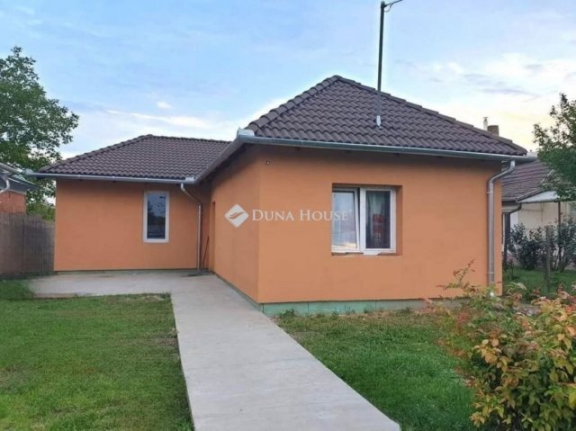 Eladó családi ház, Budapesten, XXI. kerületben 67.9 M Ft