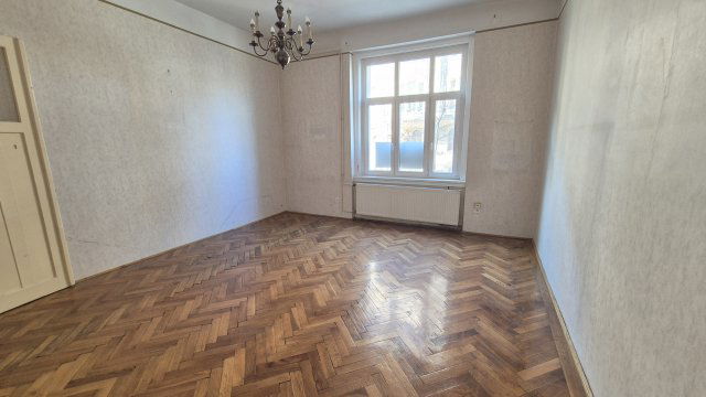 Eladó téglalakás, Budapesten, IX. kerületben, Bakáts téren