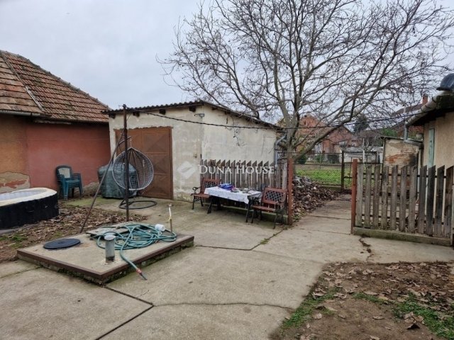 Eladó családi ház, Monoron 47.99 M Ft, 2 szobás