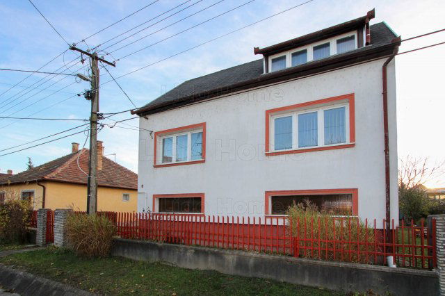 Eladó családi ház, Székesfehérvárott 79 M Ft, 3+1 szobás