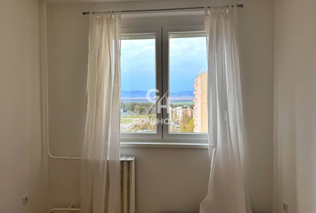 Eladó panellakás, Veszprémben 51.9 M Ft, 2 szobás