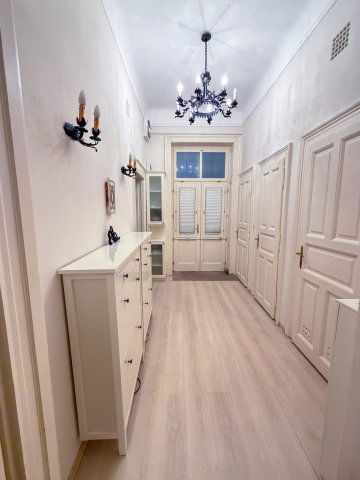 Eladó téglalakás, Budapesten, V. kerületben 116 M Ft, 2+1 szobás