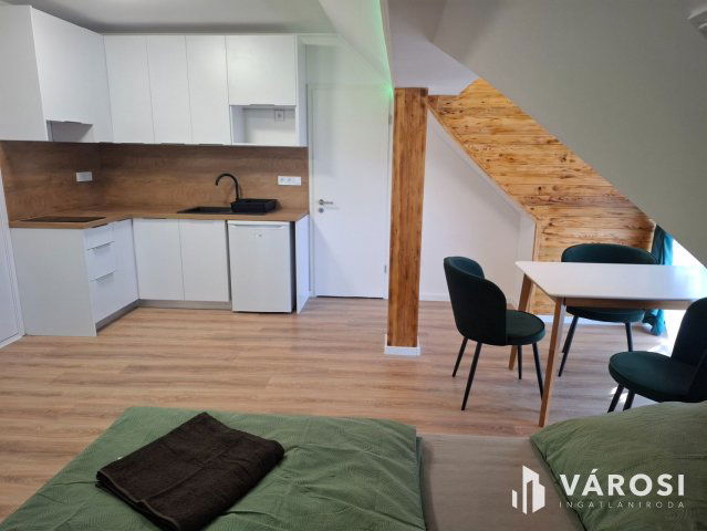 Kiadó téglalakás, albérlet, Siófokon 200 E Ft / hó, 1 szobás