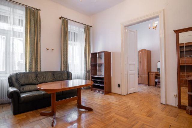 Eladó téglalakás, Budapesten, VI. kerületben, Weiner Leó utcában