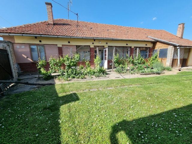 Eladó családi ház, Gyulán 26.99 M Ft, 3 szobás