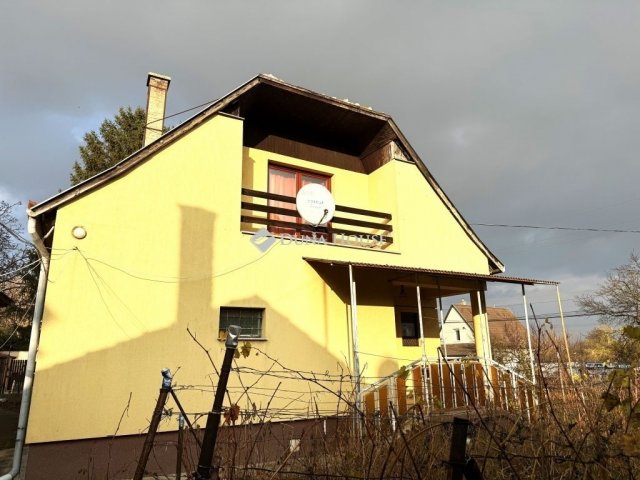 Eladó családi ház, Szigetszentmiklóson 79.9 M Ft, 4 szobás