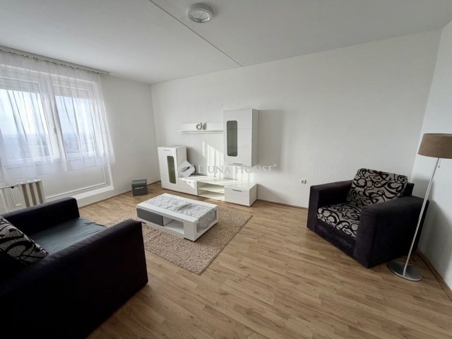 Eladó panellakás, Pécsett 41.9 M Ft, 2 szobás