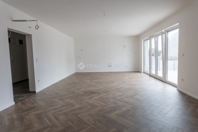 Eladó téglalakás, Budapesten, XV. kerületben 161.86 M Ft