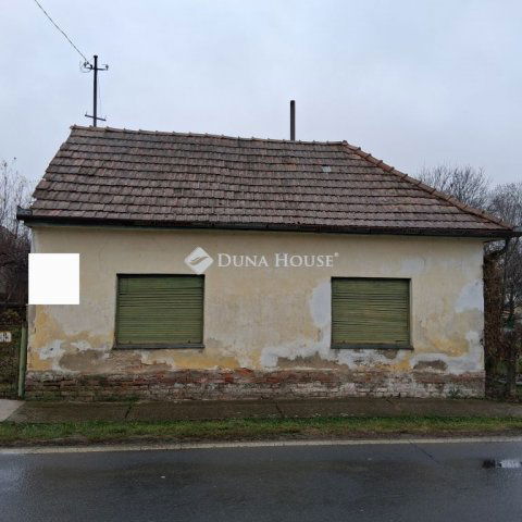 Eladó családi ház, Nagybajomban 7 M Ft, 2 szobás