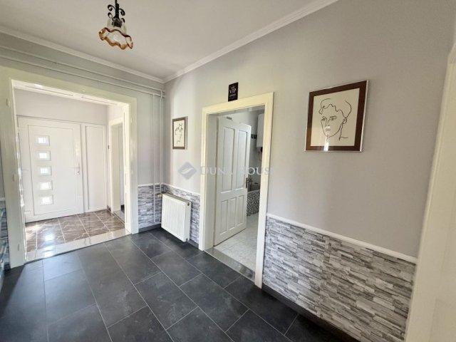 Eladó családi ház, Csesztregen 53 M Ft, 4 szobás